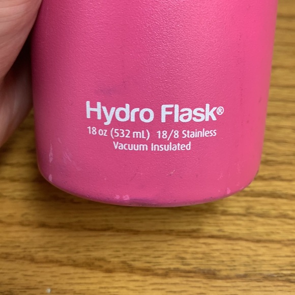 Hydro flask water bottle pink color bottom has minor chipped paint - Picture 4 of 5